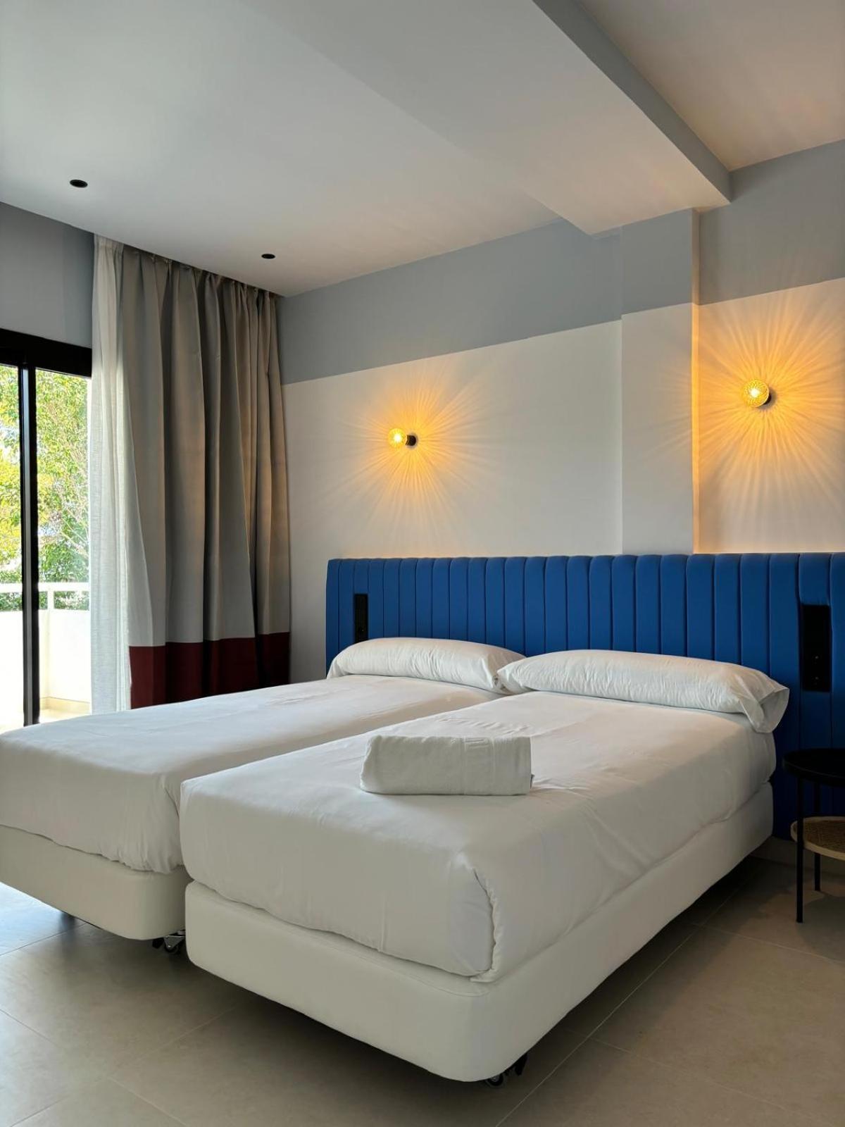 Apartamentos Sofia Es Cana Eksteriør bilde