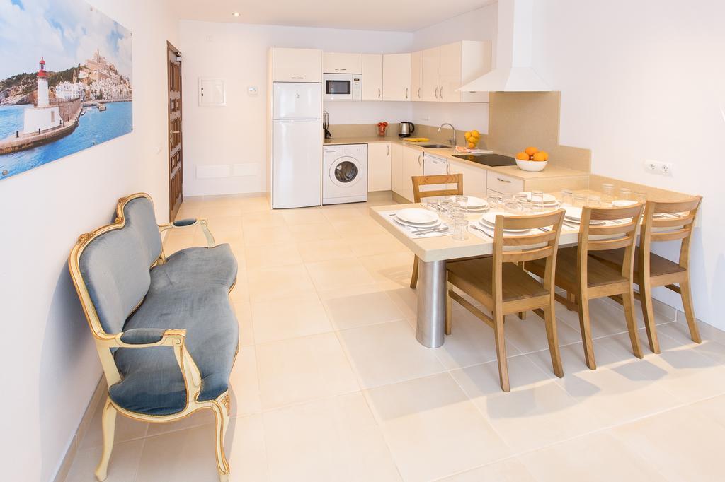 Apartamentos Sofia Es Cana Eksteriør bilde
