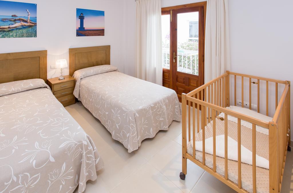 Apartamentos Sofia Es Cana Eksteriør bilde