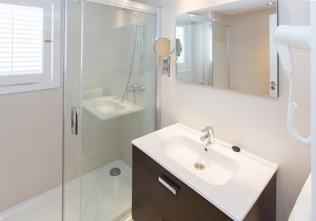 Apartamentos Sofia Es Cana Eksteriør bilde