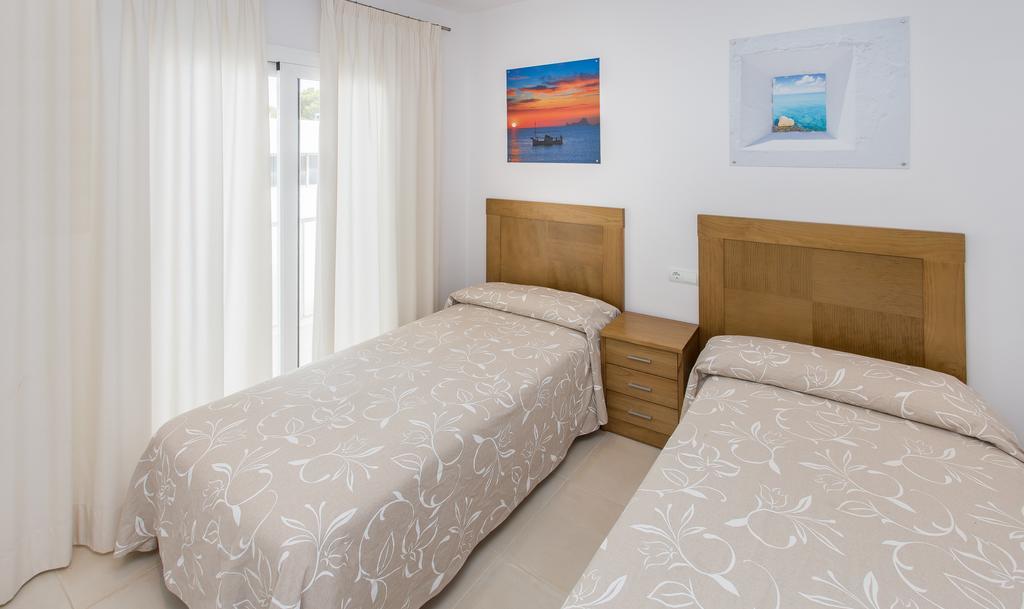 Apartamentos Sofia Es Cana Eksteriør bilde