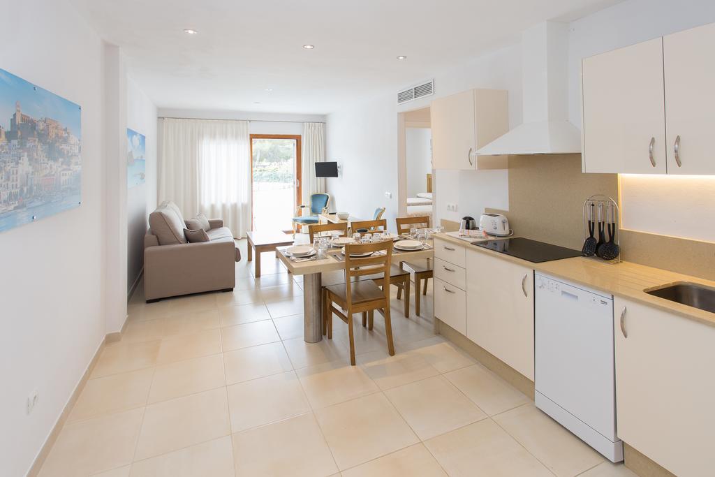 Apartamentos Sofia Es Cana Eksteriør bilde